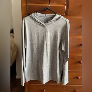 Men’s Patagonia gray lightweight sun shirt